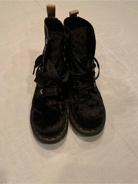 Dr. Martens Women's Vegan 1460 boots woman size 7